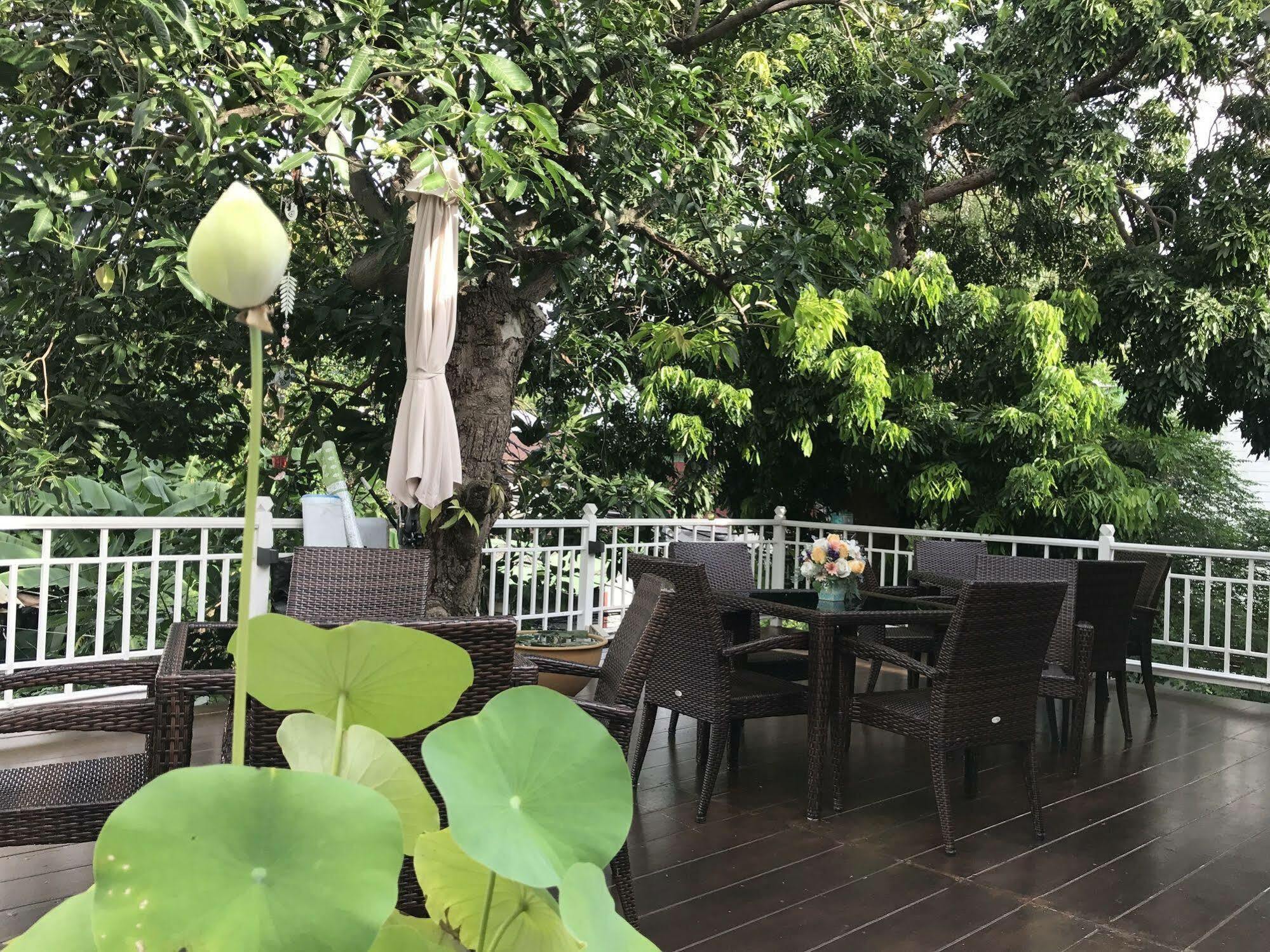 Baankachitpan Bangkok Hotel Екстер'єр фото