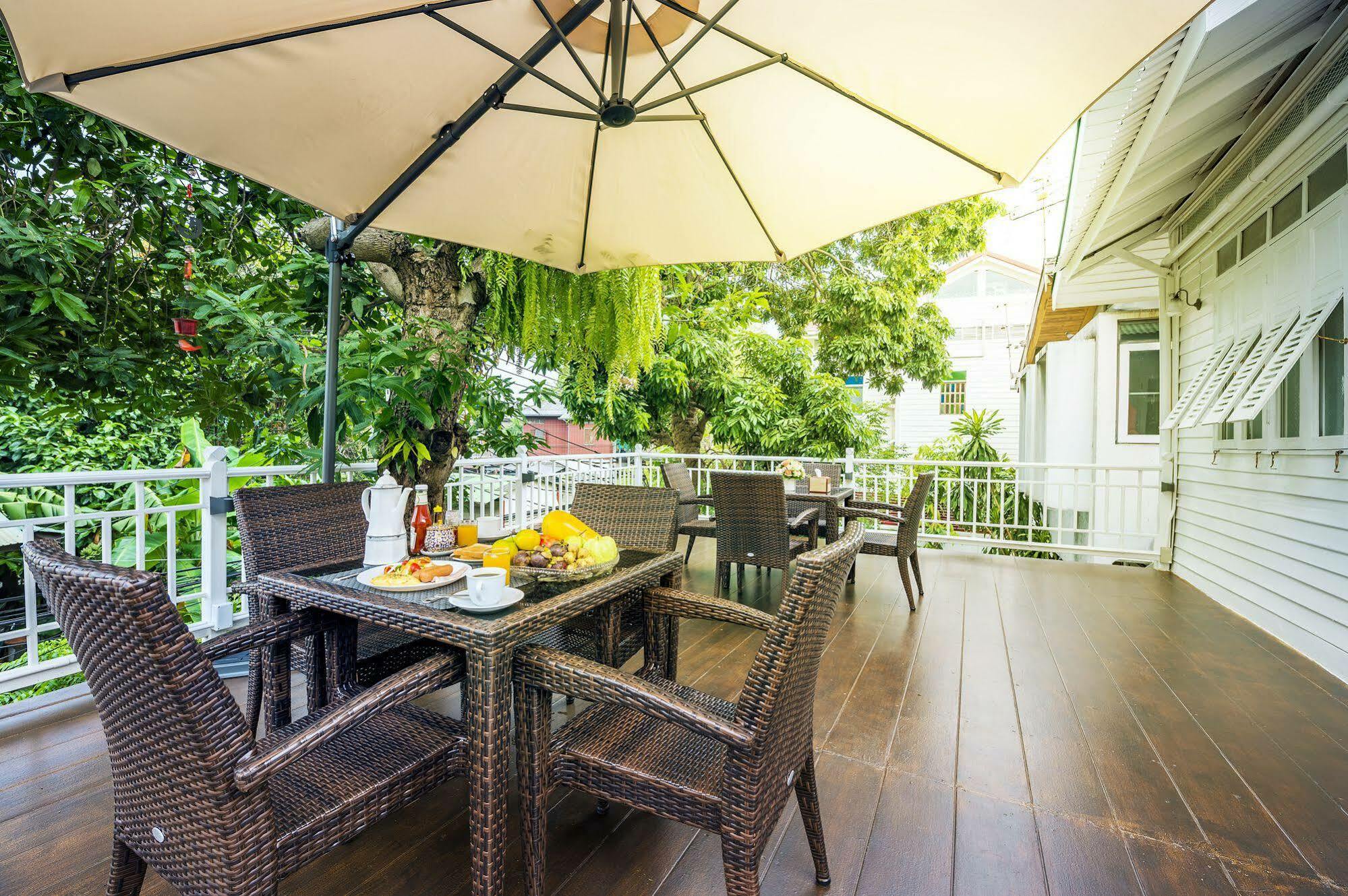 Baankachitpan Bangkok Hotel Екстер'єр фото